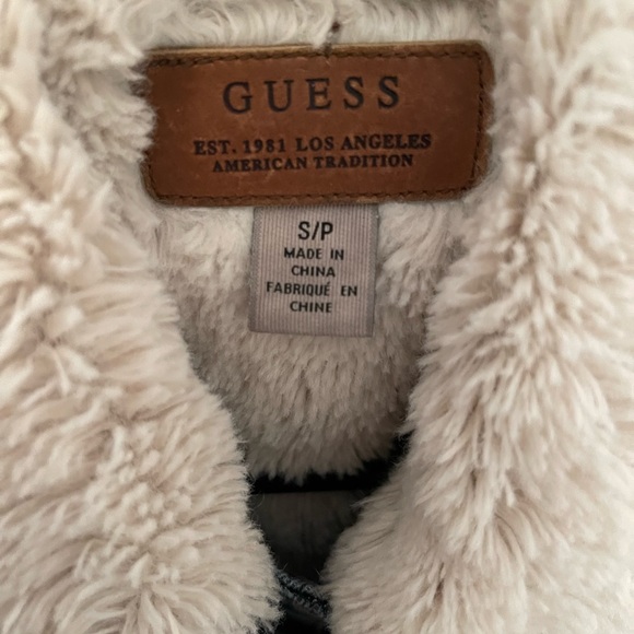 Guess heavy weight vest excellent condition - Picture 3 of 3